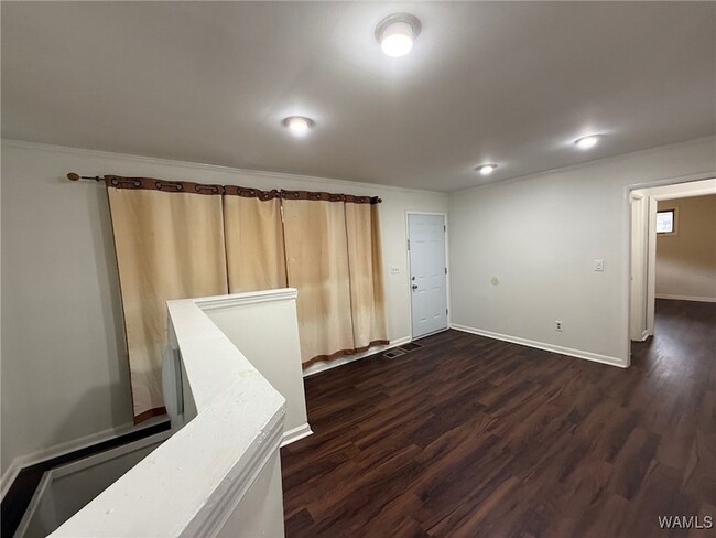 Building Photo - 210 1st Ave