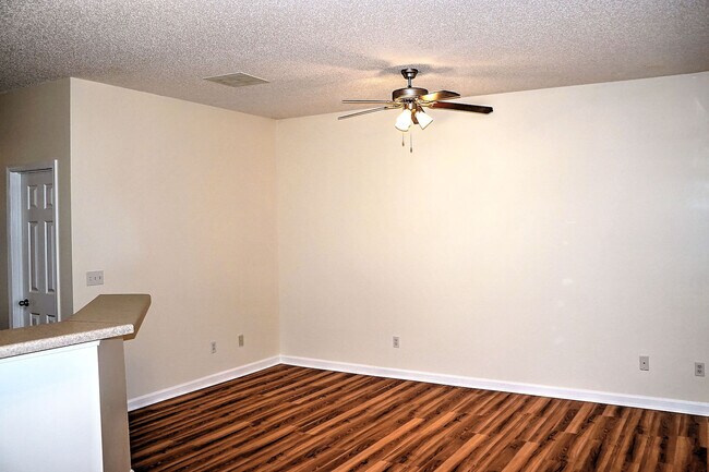 Building Photo - Spalding Co. Townhouse