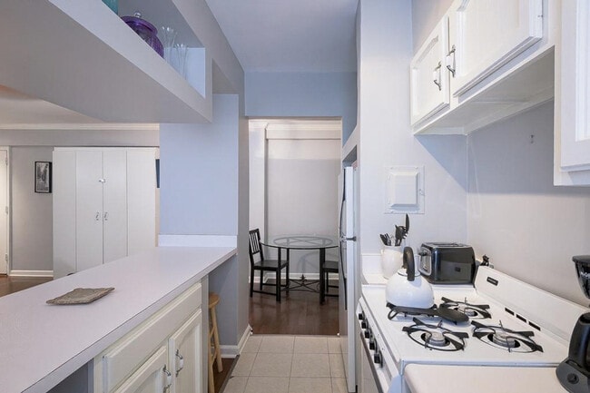 Building Photo - 2139 N St NW