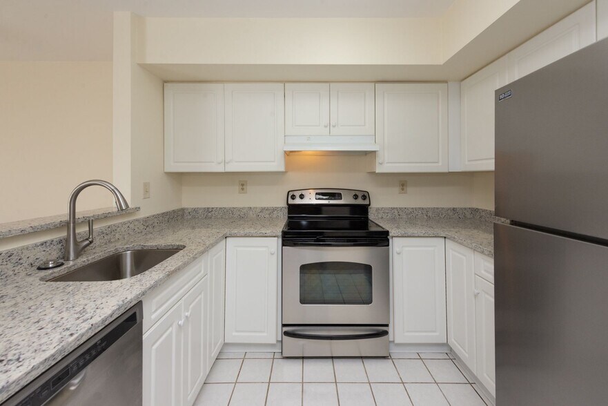 Interior Photo - Rent in North Haven, convenient to everyth...