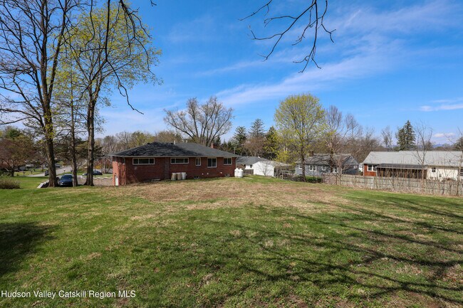 Building Photo - 111 Zandhoek Rd