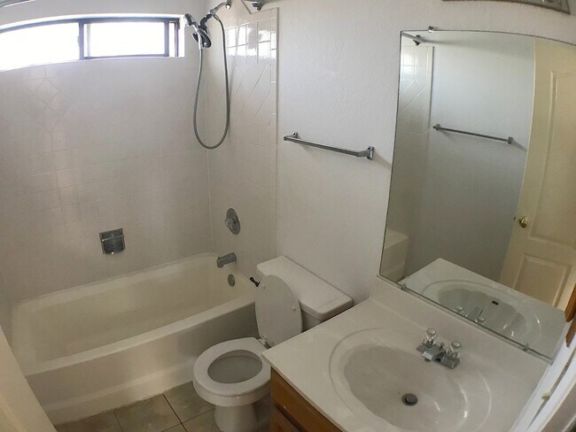 Building Photo - Northeast El Paso 3 bed with Refrig A/C an...