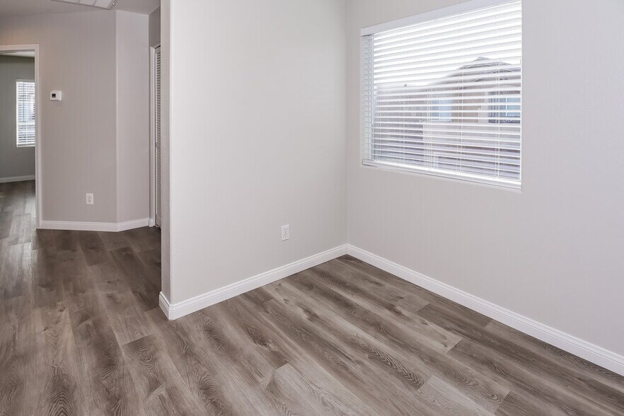 Building Photo - 698 Blooming Sage Ct