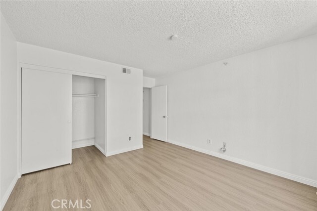 Building Photo - 225 Evergreen Ct