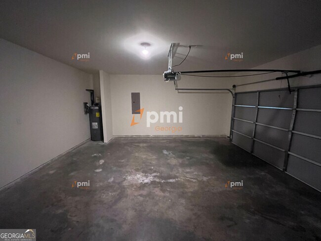 Building Photo - 521 Moline Wy