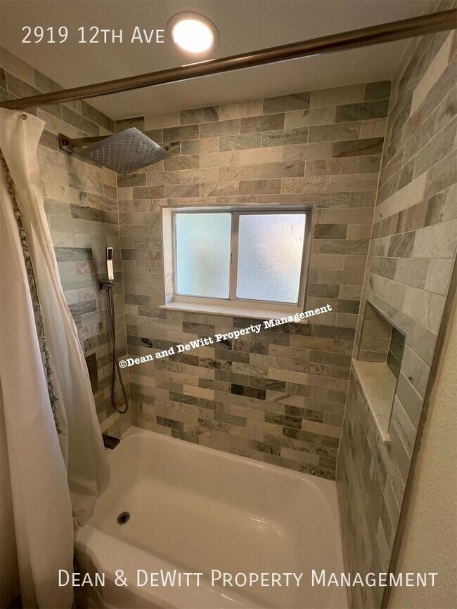 Building Photo - 2919 12th Ave N