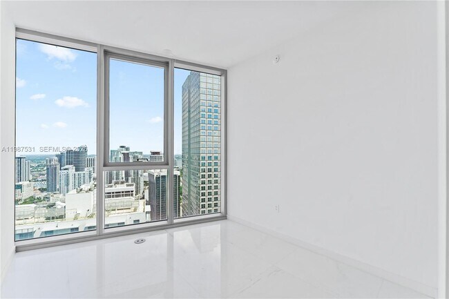 Building Photo - 300 Biscayne Blvd Way