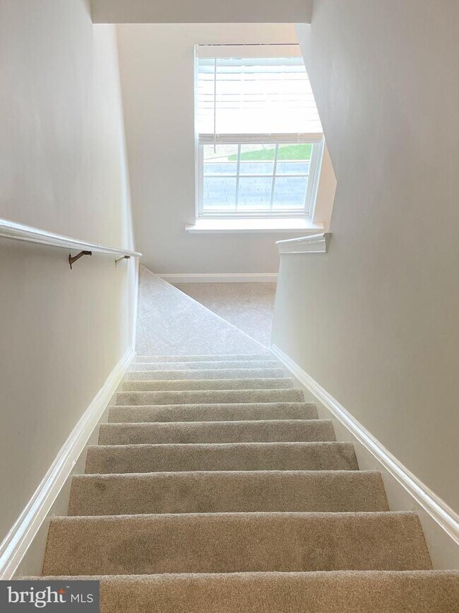 Building Photo - 13713 Palmetto Cir