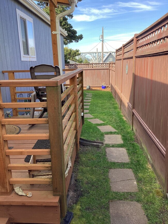 Building Photo - 250 SW 30th St