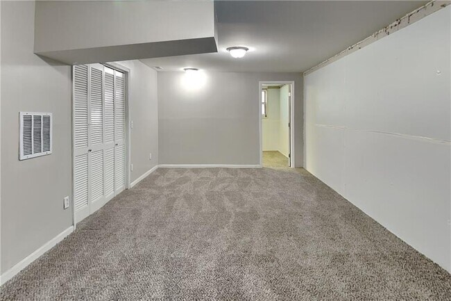 Building Photo - 4880 Hawk Trail