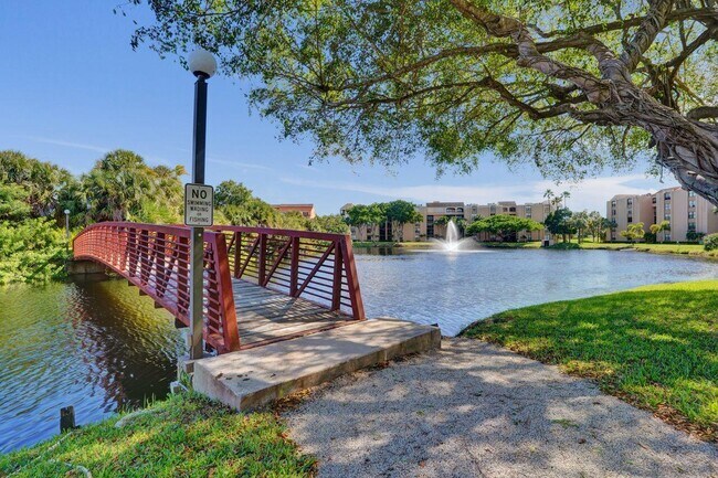 Building Photo - 755 Dotterel Rd