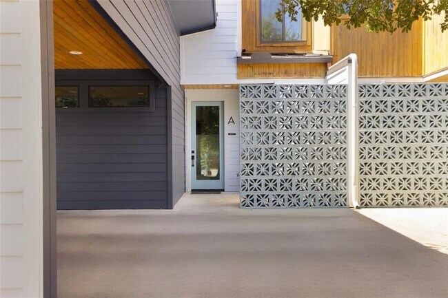 Building Photo - 4420 Mt Vernon Dr