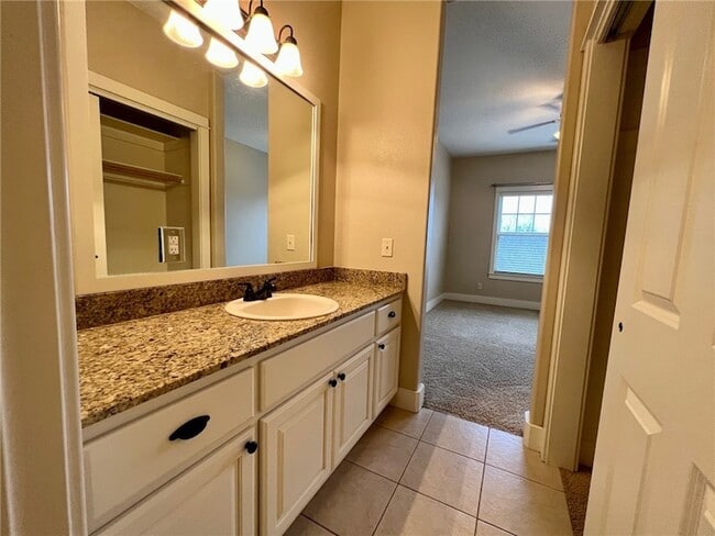 Building Photo - 3164 N Barnsbury Terrace