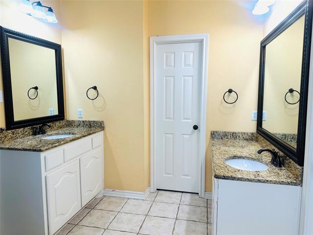 Building Photo - 1410 Oxford Dr