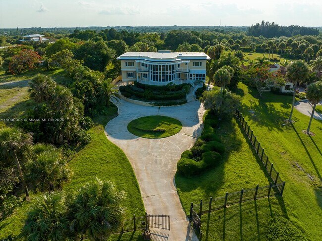 Building Photo - 2827 S Indian River Dr