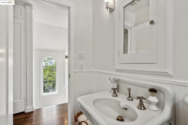 Building Photo - 95 Alvarado Pl