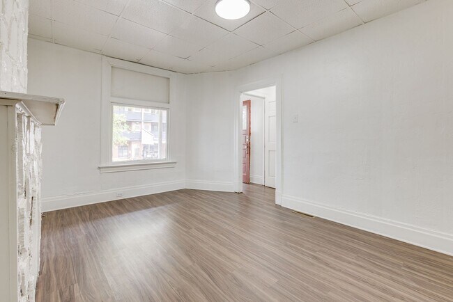 Building Photo - 112 Tecumseh St