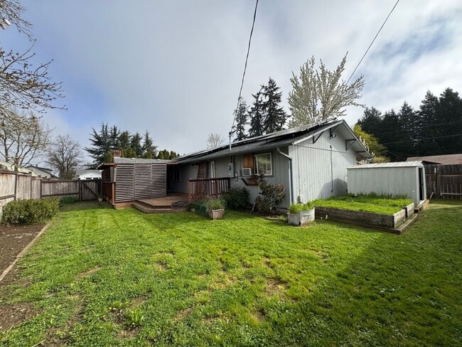 Building Photo - 3 Bedroom 2 Bath House in Santa Clara Area