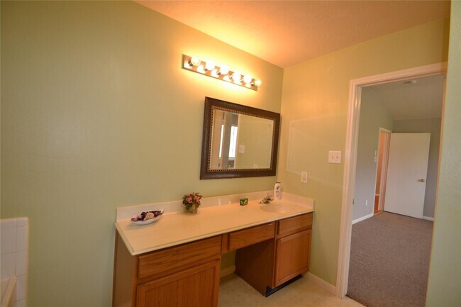 Building Photo - 5126 Riverwood Dr