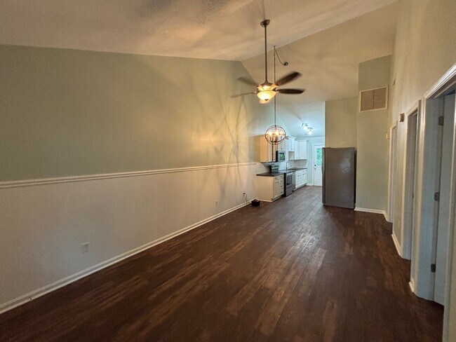Building Photo - 5202 Fox Ct