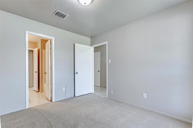 Building Photo - 5318 Botany Ln