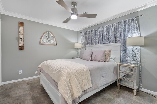 Building Photo - 158 Arlington Dr