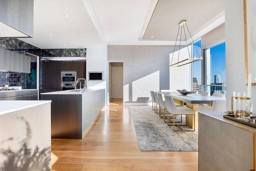 Building Photo - 210 Lavaca St