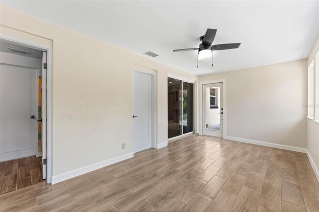 Building Photo - 1431 San Helen Dr