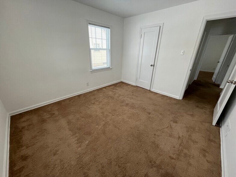 Building Photo - 615 Washington Ave