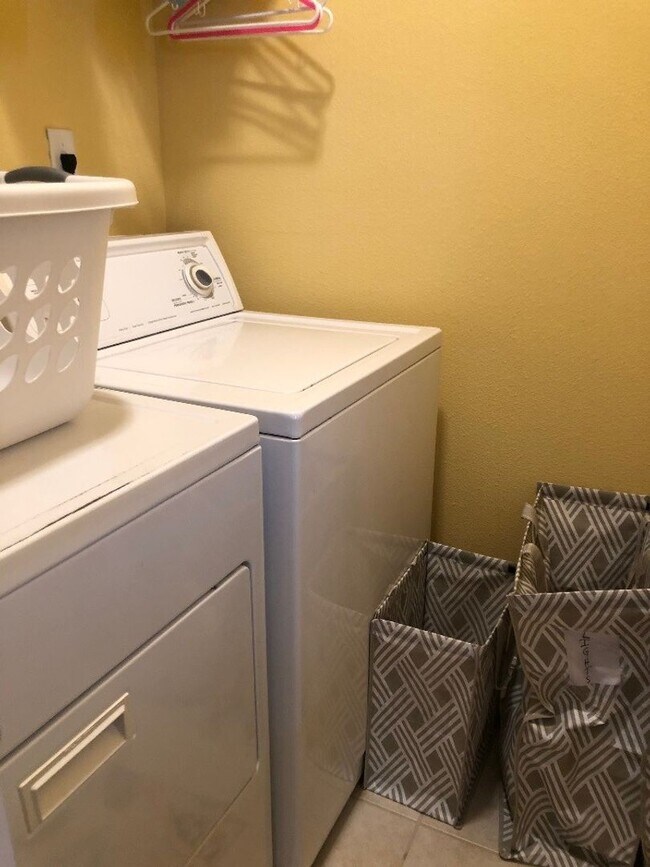 Building Photo - 1320 Gondola Park Dr