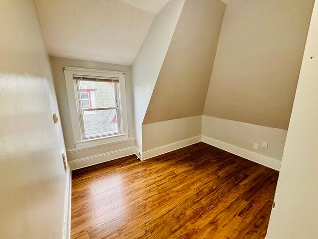 Building Photo - 28 Wabon St