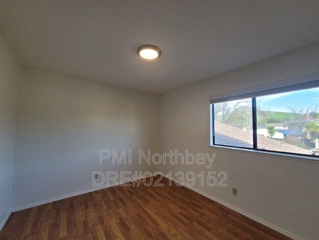 Building Photo - 3552 Larchmont Ct