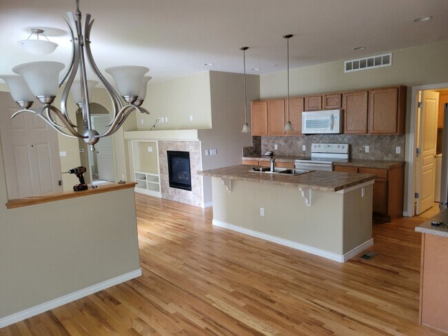 Building Photo - Dancing Willows - 2 Bedroom, 2 Bathroom Condo (11LO#101)