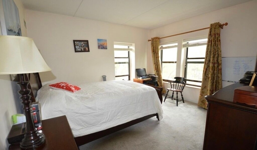 Building Photo - 14 Heron St