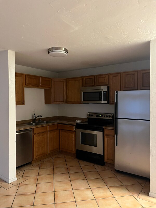 Building Photo - 3949-3933 33rd St