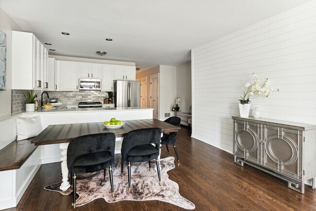 Building Photo - 3511 N Seminary Ave