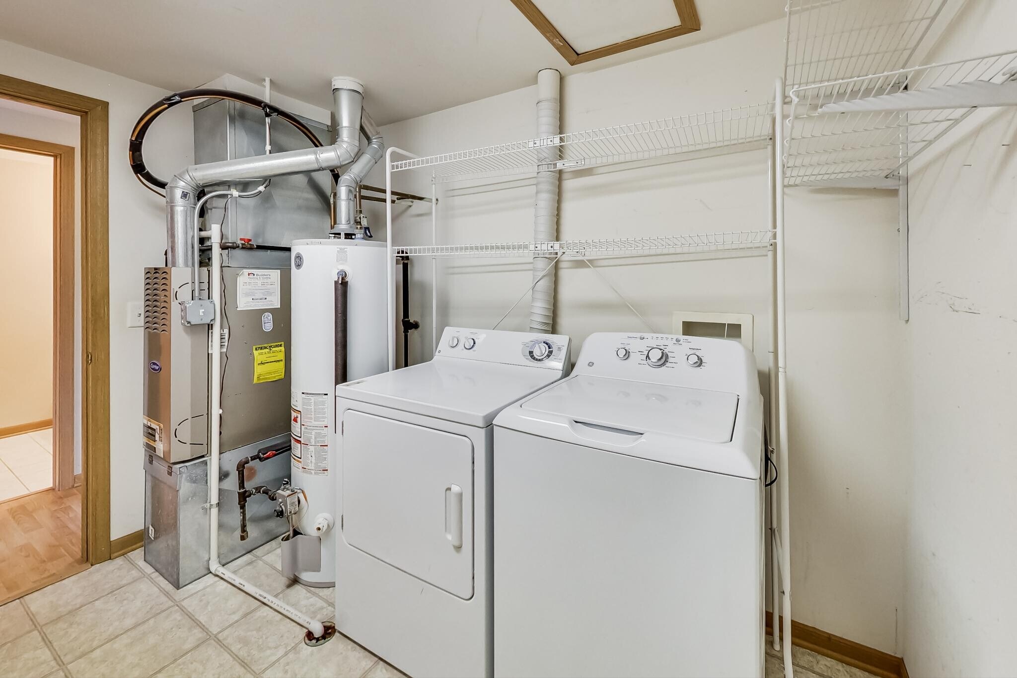 Building Photo - 16600 Liberty Cir