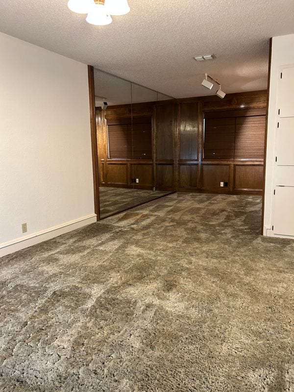 Building Photo - 5704 Lands End St