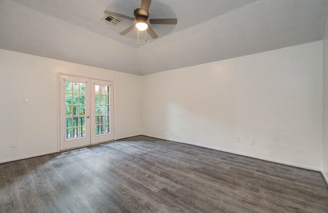 Building Photo - 5006 Village Springs Dr