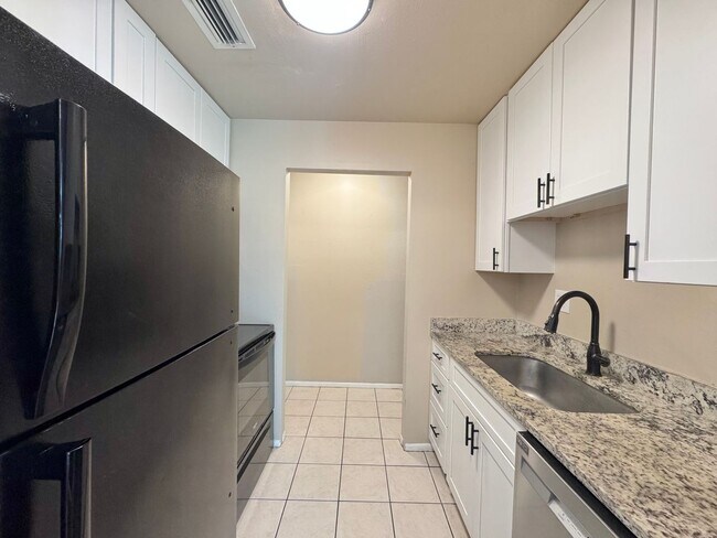 Building Photo - Lake Buckeye Condo