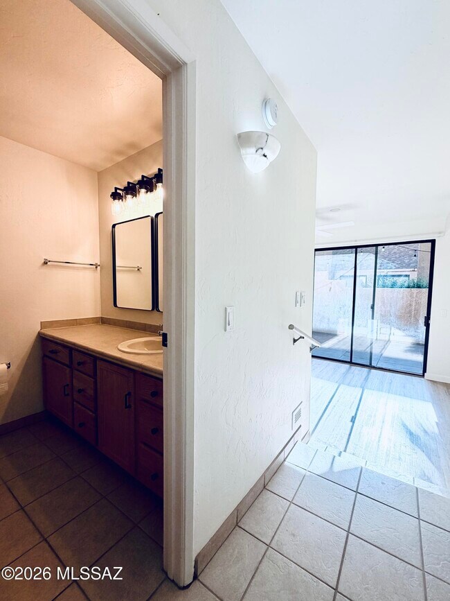 Building Photo - 5675 N Camino Esplendora