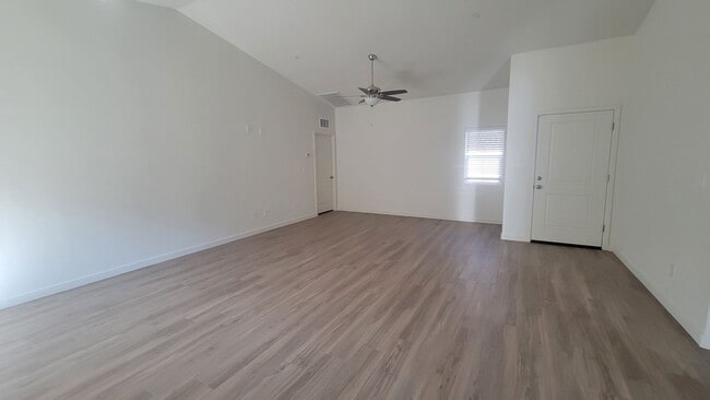 Building Photo - 8407 Grandy St