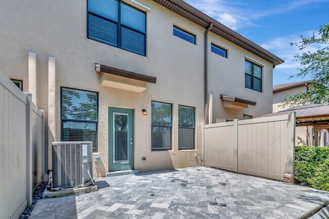 Building Photo - 2854 Bard St