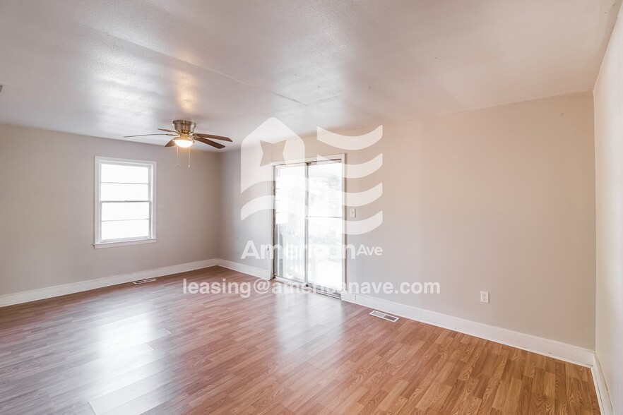 Building Photo - 514 Warren St