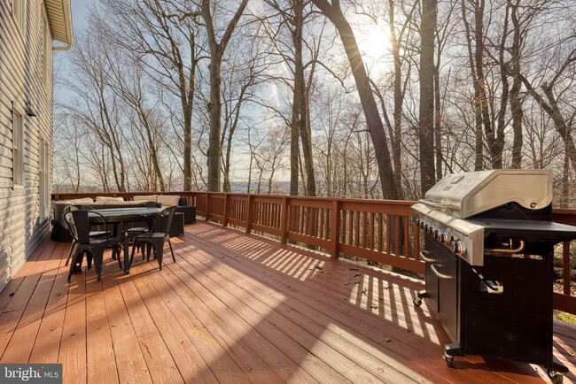 Building Photo - 10595 Blue Bell Way