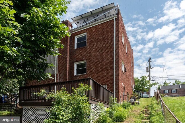Building Photo - 548 Foxhall Pl SE