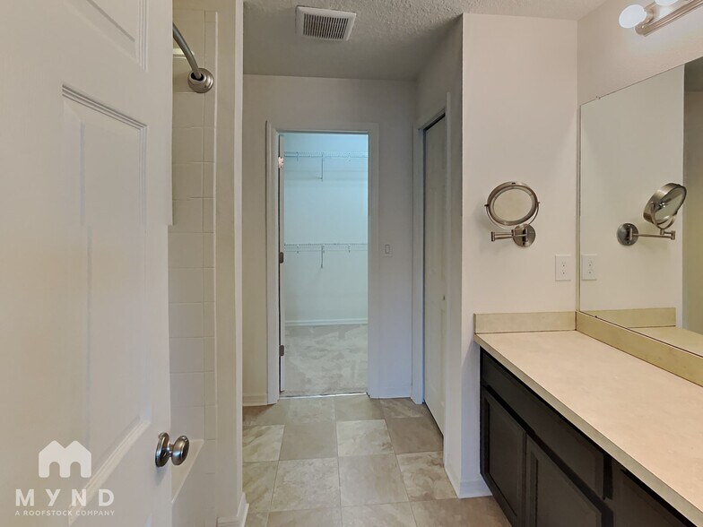 Building Photo - 7043 Spotted Deer Pl