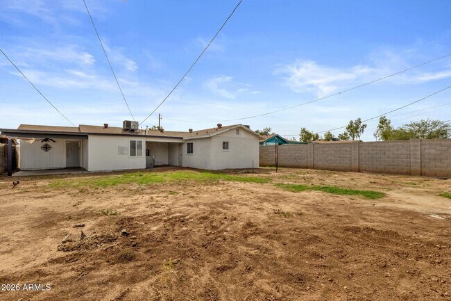 Building Photo - 3428 W Willetta St