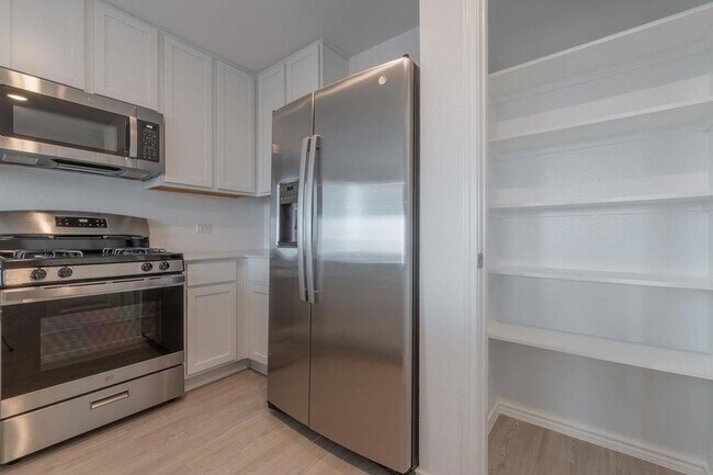 Building Photo - 216 Little Sparklers Lp