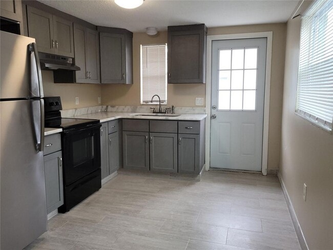 Building Photo - 2039 Calusa Trail